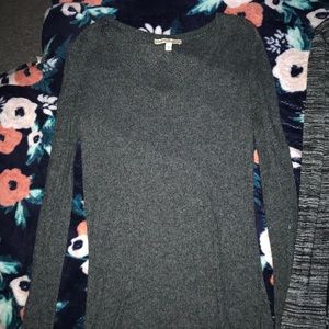 Woman’s neck express shirt